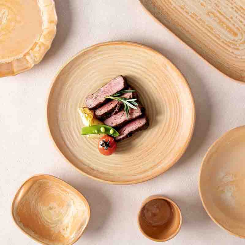 Hotel Dinnerware Set Фарфоровая тарелка со столовыми приборами из нержавеющей стали для обедов в отелях.