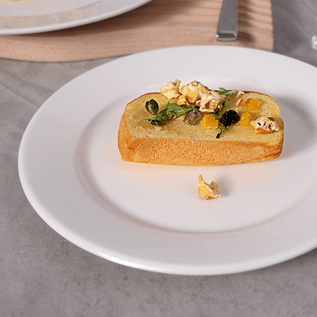 Белая изготовленная на заказ керамическая закуска партии покрывает тарелку обедающего фарфора для гостиницы ресторанов