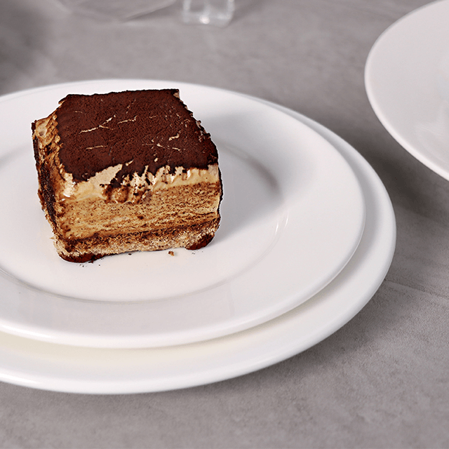 Белая изготовленная на заказ керамическая закуска партии покрывает тарелку обедающего фарфора для гостиницы ресторанов