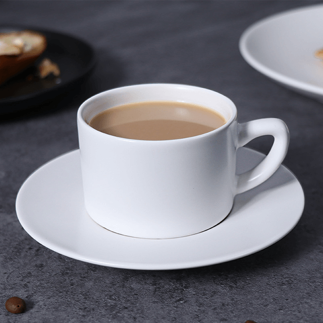 Тарелки для закусок Индивидуальные обеденные десертные тарелки Круглые итальянские лучшие белые фарфоровые тарелки для ресторанов Посуда Прокат вечеринок